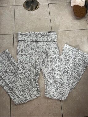 Since forever Gray and White Leopard Print Leggings